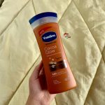 لوسیون بدن کاکائو وازلین مدل Cocoa Glow حجم 400 میل
