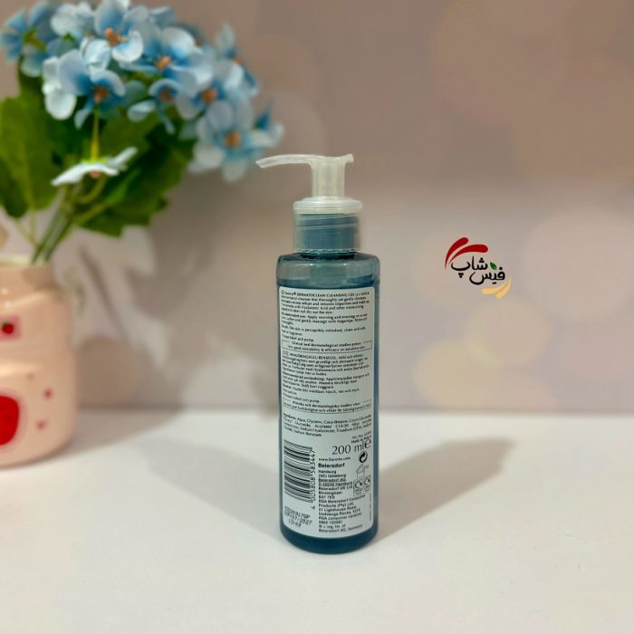 ژل شستشو و پاک کننده آرایش هیالورونیک اسید اوسرین مدل Dermato Clean حجم 200میل | پوست نرمال و مختلط Eucerin DermatoCLEAN [HYALURON] Cleansing Gel 200ml - Image 2