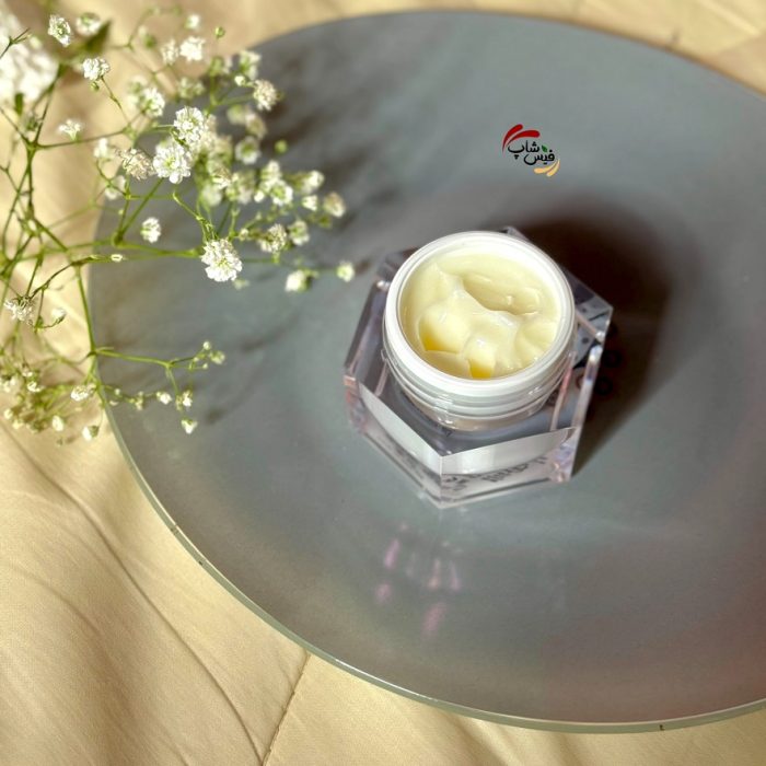 کرم آبرسان مرطوب کننده قوی واتر گلوتامین فارم استی Farmstay Hydrating Water Glow Cream - Image 2