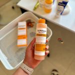 اسپری لایه بردار بدن کوجیک اسید و زردچوبه دکتر ملاکسین