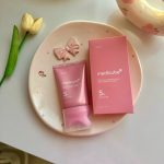 کرم گواشا مدی‌ کیوب ولوفیلین فرم دهی و لیفت و جوانساز گردن medicube PDRN Collagen Gua Sha Neck Wrinkle Cream